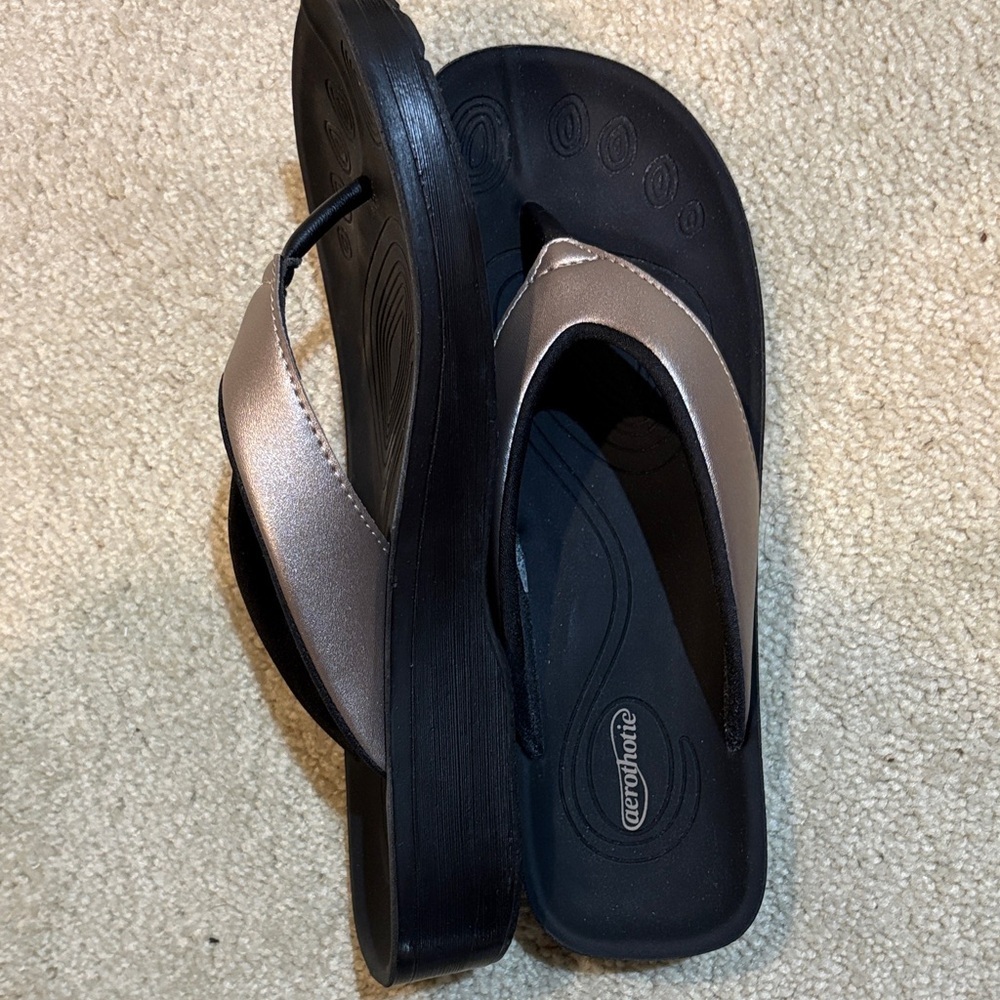 AEROTHOTIC Bronze Metallic Wedge Flip Sandals-Size 41/US Size 10